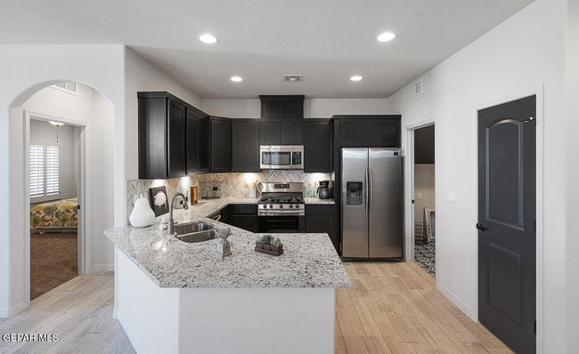 12801 Woolstone-5 | Image 7