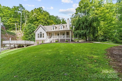 35 Lands End Dr, Burnsville, NC, 28714-7921 | Card Image
