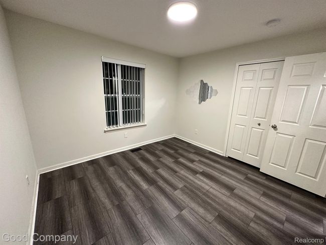 29603 Fox Run Cir, Condo with 3 bedrooms, 2 bathrooms and null parking in Warren MI | Image 7