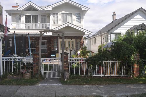 4231 Dundas St, Burnaby, BC, V5C1B2 | Card Image