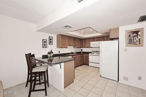 310-7910 E Camelback Rd, Scottsdale, AZ, 85251-2665 | Card Image
