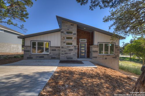 2549 Grandview Frst, Canyon Lake, TX, 78133-5580 | Card Image