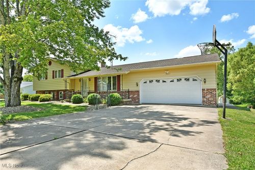 5207 Pierce Rd Nw, Warren, OH, 44481-9308 | Card Image