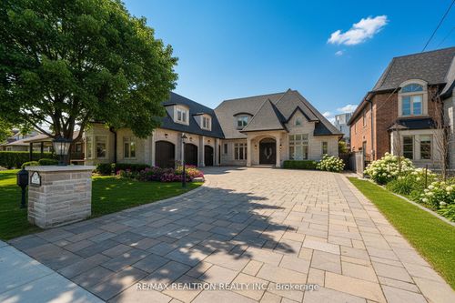223 Crestwood Rd, Thornhill, ON, L4J1A8 | Card Image