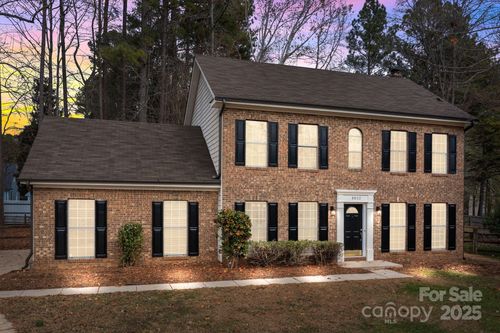 8802 Tarpan Ct, Charlotte, NC, 28216-9693 | Card Image