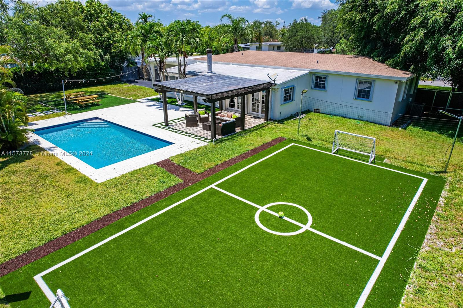 96th St, Miami, FL 33156