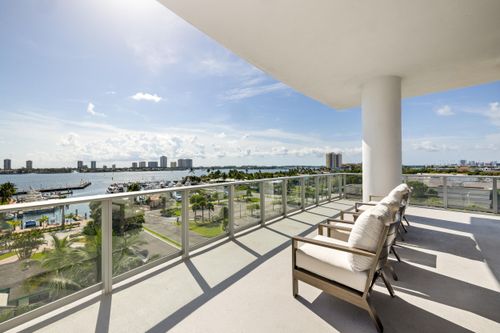 612-220 Lake Shore Dr, Lake Park, FL, 33403-3584 | Card Image