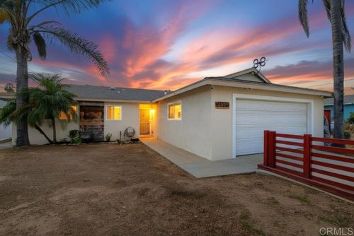 4925 Siesta Dr, Oceanside, CA, 92057-4323 | Card Image