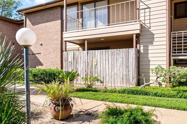 APT-501 - 9000 Bissonnet St, Townhouse with 2 bedrooms, 2 bathrooms and null parking in Houston TX | Image 4