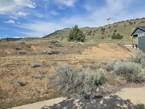 6029 Dove Hollow Drive, Klamath Falls, OR, 97603 | Card Image