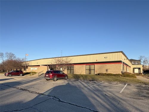 6060 Huntington Ct Ne, Cedar Rapids, IA, 52402-1268 | Card Image