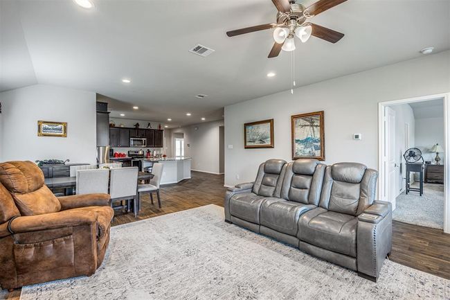 4030 Country Club Dr, House other with 4 bedrooms, 2 bathrooms and 2 parking in Baytown TX | Image 13