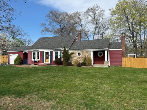 33 Hollins Ln, East Islip, NY, 11730-3003 | Card Image