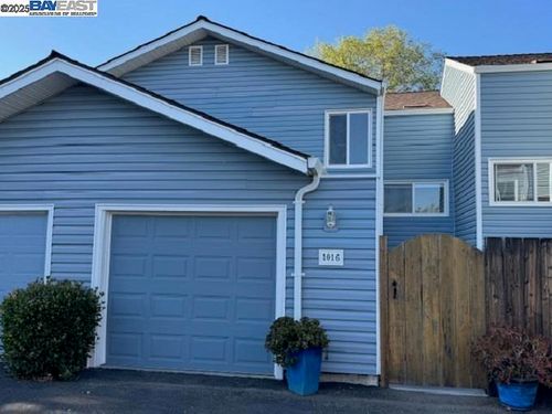 1016 Glenn Cmn, Livermore, CA, 94551-1675 | Card Image