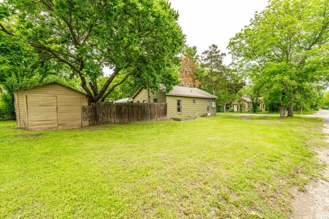 1110 N Clinton St, House other with 2 bedrooms, 1 bathrooms and null parking in Stephenville TX | Image 5