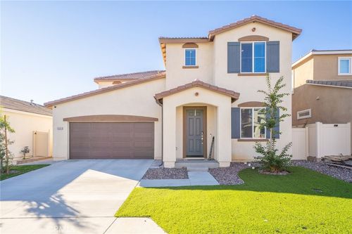15551 Crusader Dr, Moreno Valley, CA, 92551-6968 | Card Image