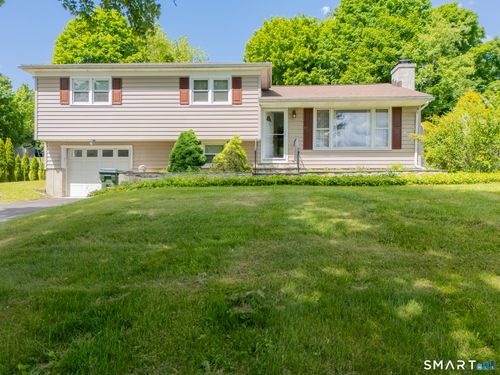 33 Kingswood Rd, Danbury, CT, 06811-2810 | Card Image