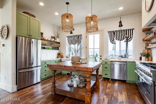 4611 S Cove Ln, Home with 3 bedrooms, 3 bathrooms and null parking in Daniel UT | Image 10