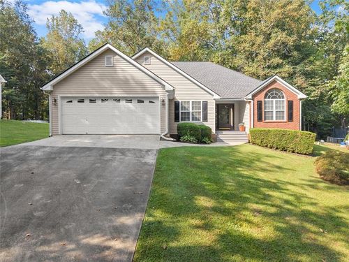 7367 Berry Hill Dr, Gainesville, GA, 30507-9589 | Card Image