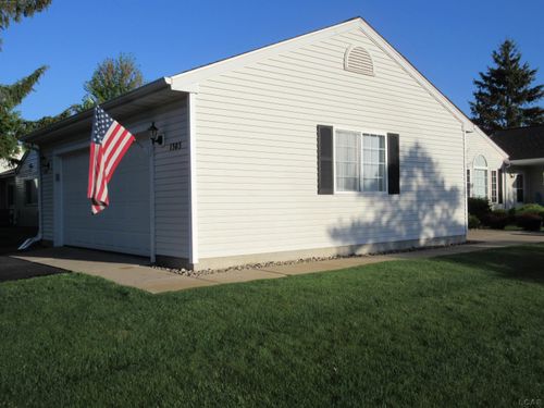 1303 Carriage Dr, Tecumseh, MI, 49286-7758 | Card Image
