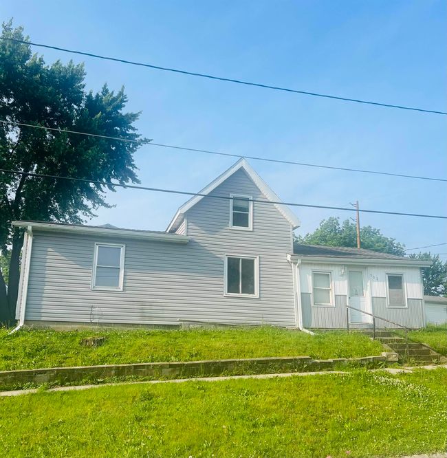902 Railroad St, House other with 3 bedrooms, 1 bathrooms and null parking in Parkersburg IA | Image 4