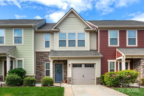 318 Willow Wood Ct, Matthews, NC, 28104-9584 | Card Image