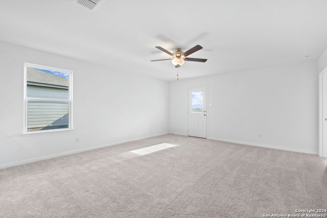10946 Lafayette Loop, House other with 3 bedrooms, 2 bathrooms and null parking in Converse TX | Image 9