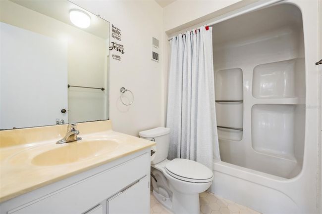 Guest Bathroom | Image 27