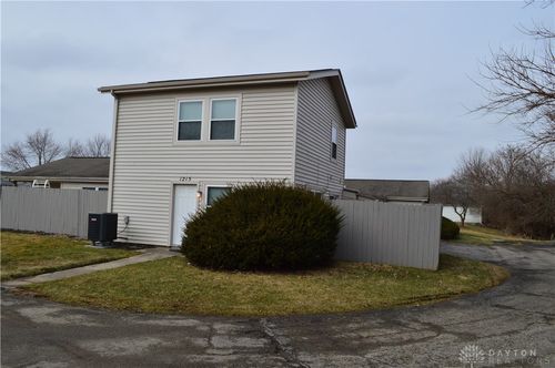 1215 Robbins Run Ct, Washingtn Twp, OH, 45458-1944 | Card Image