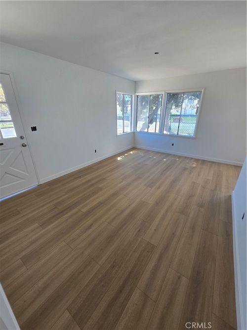 687 N Glassell St, Orange, CA, 92867-6775 | Card Image