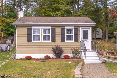 176 Monroe Trl, Hopatcong, NJ, 07843-1578 | Card Image