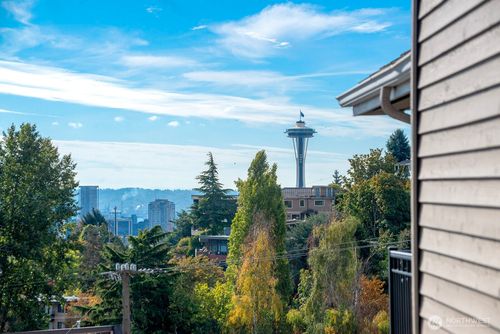 apt-402-467 Newton St, Seattle, WA, 98109-2651 | Card Image