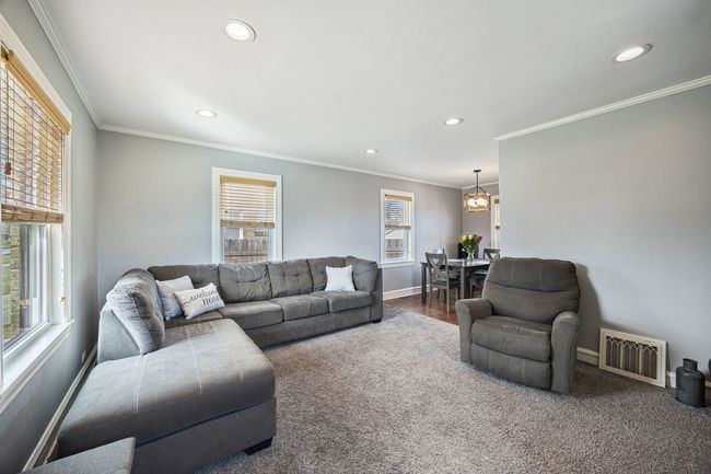 5824 Prospect Ave, House other with 2 bedrooms, 2 bathrooms and 4 parking in Berkeley IL | Image 5