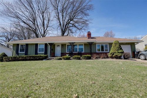 8220 Willow Way, Raytown, MO, 64138-2268 | Card Image