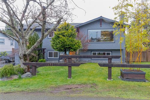 1911 Lisnoe Ave, Saanichton, BC, V8M1T2 | Card Image