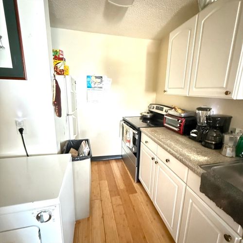 apt-4d-46 Amesbury St, Lawrence, MA, 01840-1307 | Card Image