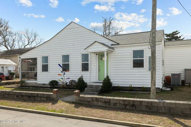 106 S Water St, House other with 6 bedrooms, 5 bathrooms and null parking in Swansboro NC | Image 33