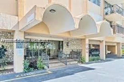 809-1470 Ne 125th Ter, North Miami, FL, 33161-5260 | Card Image