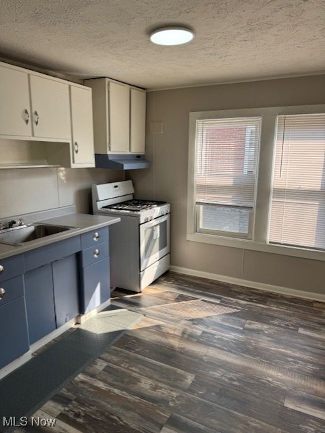 2 - 29507 Euclid Avenue, Condo with 2 bedrooms, 1 bathrooms and null parking in Wickliffe OH | Image 4