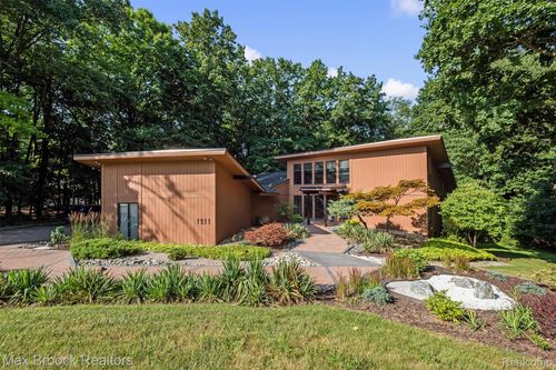 1211 Kensington Rd, Bloomfield Hills, MI, 48304-3030 | Card Image