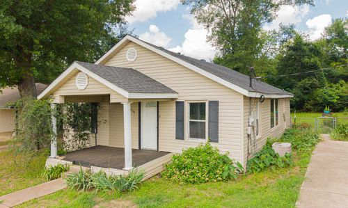 405 N Rodeo Drive, Gladewater, TX, 75646 | Card Image