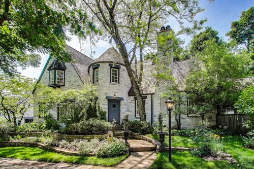 748 Maclean Ave, Kenilworth, IL, 60043-1034 | Card Image