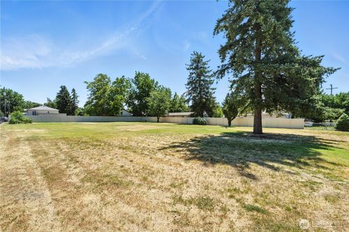 715 Se Birch Ave, College Place, WA, 99324-1614 | Card Image