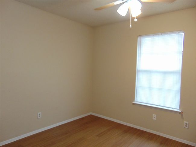 1012 9 Th St, Home with 1 bedrooms, 1 bathrooms and null parking in Marble Falls TX | Image 6