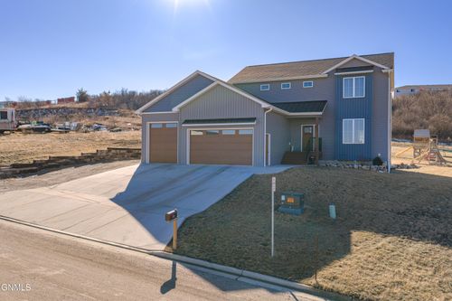 3001 Jude Ln Nw, Mandan, ND, 58554-8545 | Card Image