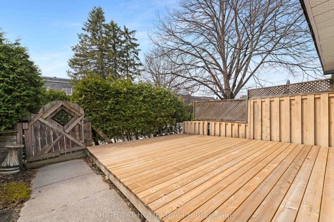 115 Royalton Pvt, House attached with 3 bedrooms, 2 bathrooms and 1 parking in Ottawa ON | Image 4