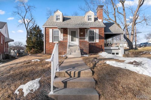 9056 Mcnulty Dr, Saint Louis, MO, 63114-4049 | Card Image