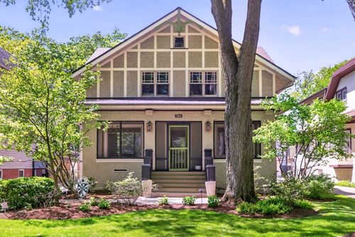 130 Gale Ave, River Forest, IL, 60305-2012 | Card Image