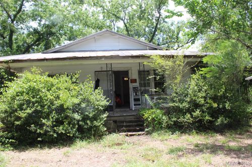 8543 Pineapple Hwy, Greenville, AL, 36037-7432 | Card Image