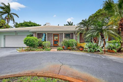 1095 Hibiscus Ln, Delray Beach, FL, 33444-2843 | Card Image